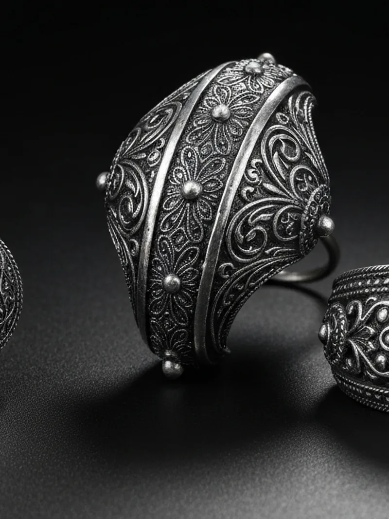 Oxidised silver ring with a patterned surface